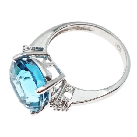 Кольцо из золота 585 пробы с бриллиантами и топазом