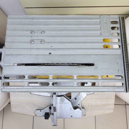 Торцовочная пила DEWALT D27111-qs 