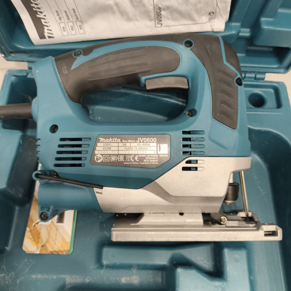 Лобзик MAKITA JV0600