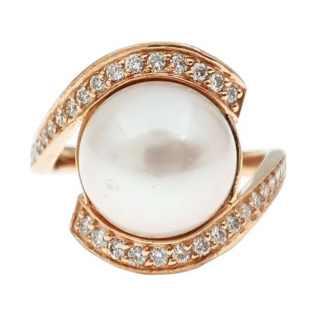 Кольцо из золота 750 пробы с бриллиантами и жемчугом