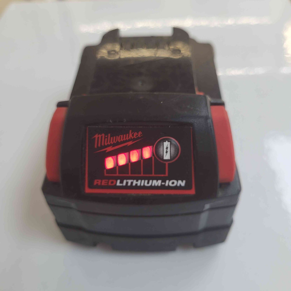 Аккумулятор MILWAUKEE M18 5.0 Аккумулятор MILWAUKEE M18 5.0