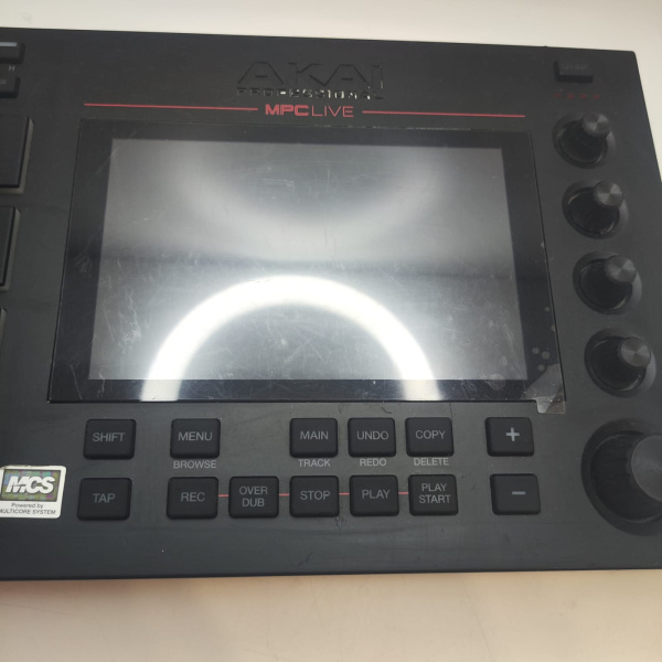 Микшерный пульт akai MPC live Микшерный пульт akai MPC live