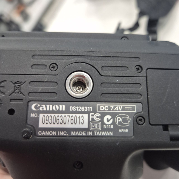 Фотоаппарат CANON EOS600D