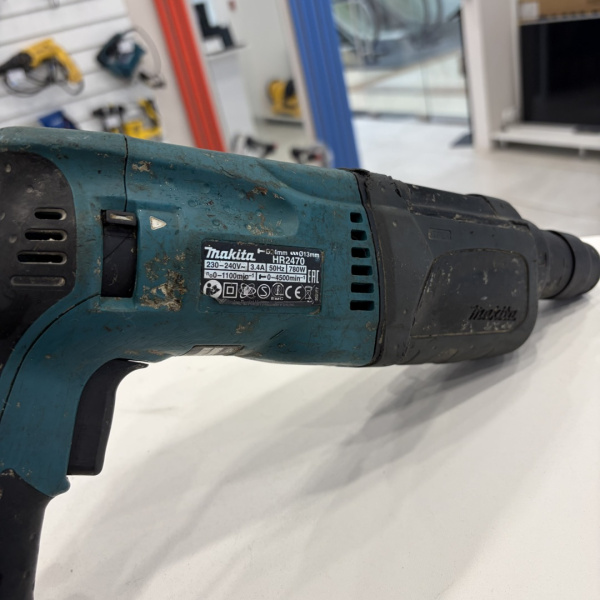 Перфоратор MAKITA HR2470