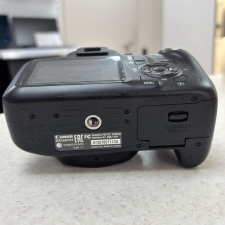 Фотоаппарат CANON  4000d