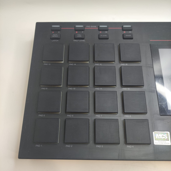 Микшерный пульт akai MPC live Микшерный пульт akai MPC live
