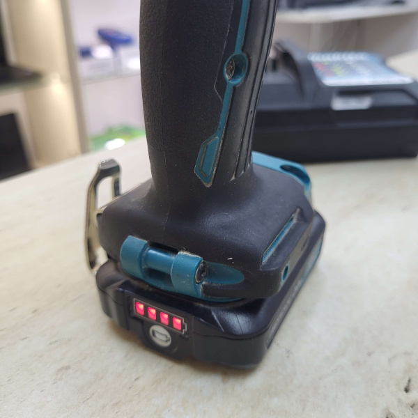 Шуруповерт MAKITA DF333D