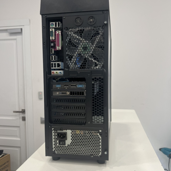 Системный блок ZALMAN кастом Intel Xeon E3-1230V2/ 4 Гб/// Системный блок ZALMAN кастом Intel Xeon E3-1230V2/ 4 Гб///