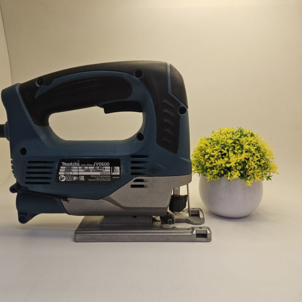 Лобзик MAKITA JV0600 Лобзик MAKITA JV0600