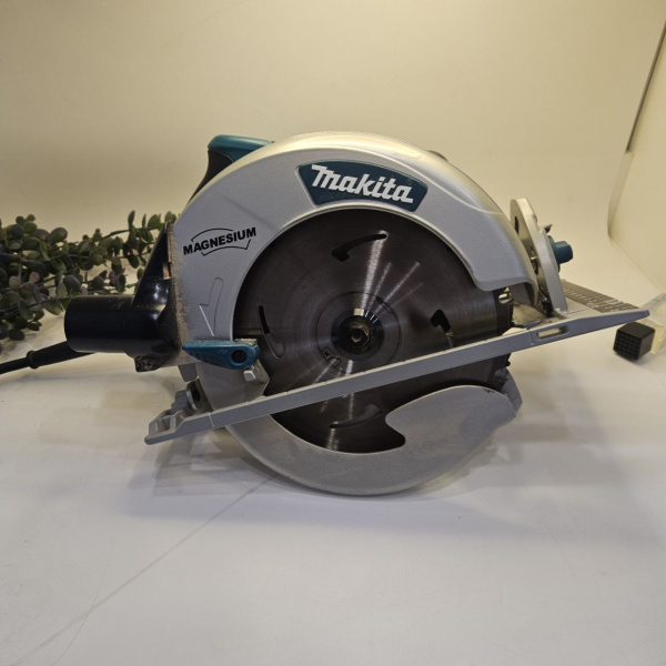 Пила дисковая MAKITA 5008MG  Пила дисковая MAKITA 5008MG