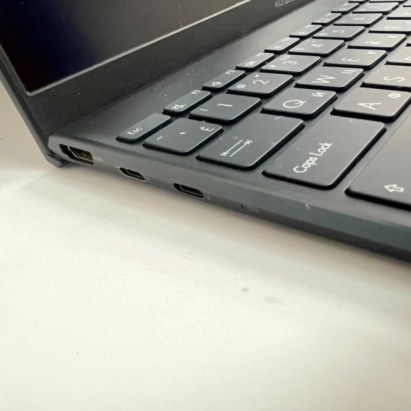 Ноутбук ASUS  Zenbook 14 UX425e 14,0"/ Intel Core i5-1135G7/ 8 Гб/ 512 Гб/ Ноутбук ASUS  Zenbook 14 UX425e 14,0"/ Intel Core i5-1135G7/ 8 Гб/ 512 Гб/
