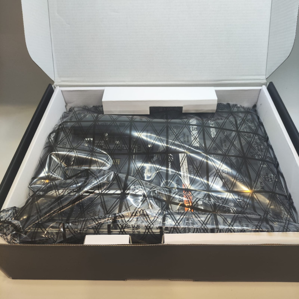 Материнская плата MSI  b550 tomahawk Материнская плата MSI  b550 tomahawk