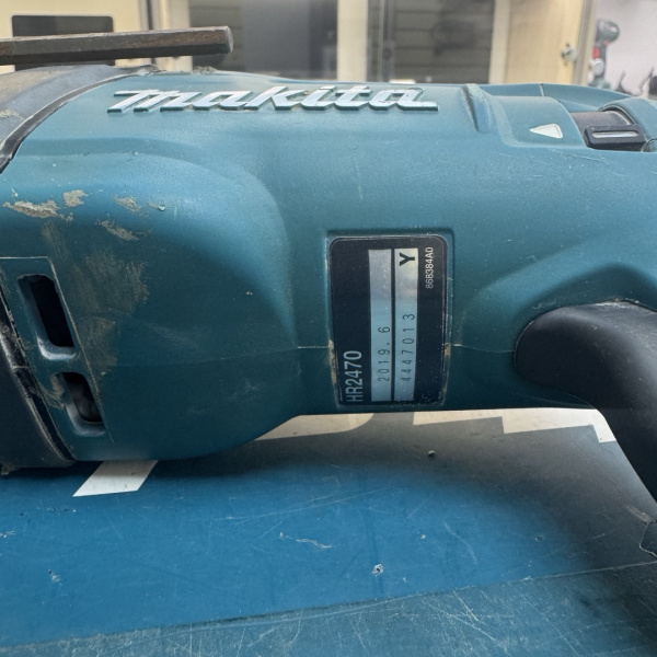 Перфоратор MAKITA HR2470