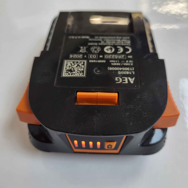 Аккумулятор AEG 18v 2.0 Ah 36Wh L1820S Li-ion Аккумулятор AEG 18v 2.0 Ah 36Wh L1820S Li-ion