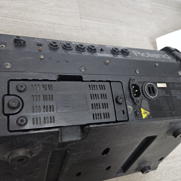 Комбоусилитель ROLAND  street ex Комбоусилитель ROLAND  street ex