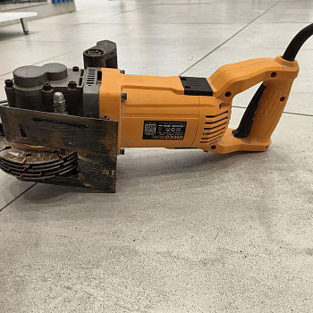 Штроборез INGCO  wlc30001