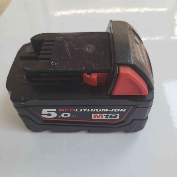 Аккумулятор MILWAUKEE M18 5.0 Аккумулятор MILWAUKEE M18 5.0