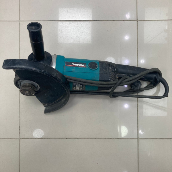 Ушм MAKITA makita 9069 Ушм MAKITA makita 9069