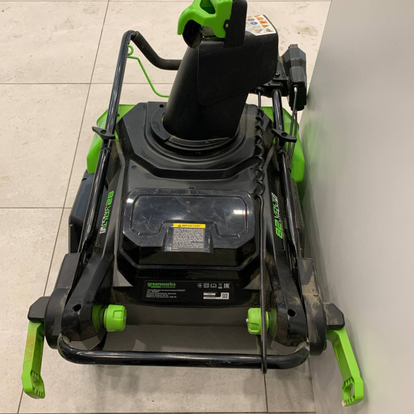 Снегоуборщик greenworks 82SN22