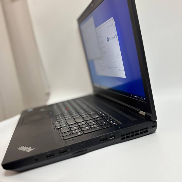 Ноутбук LENOVO  P71 17,3"/ Intel Core i7-7700HQ/ 24 Гб/ 1 Тб500 Гб/