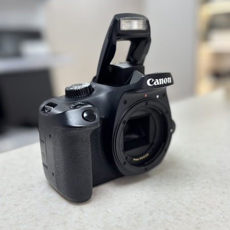 Фотоаппарат CANON  4000d