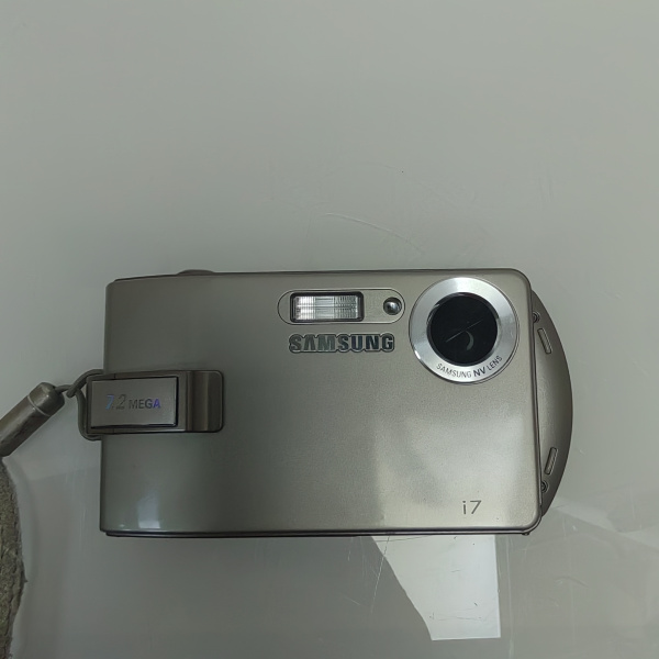 Фотоаппарат SAMSUNG I7 