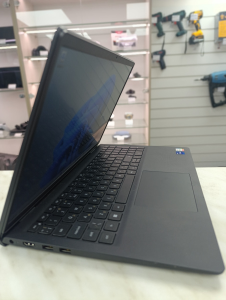 Ноутбук DELL Vostro 3520 15,6"/ Intel Core i7-1255U/ 16 Гб/ 500 Гб/