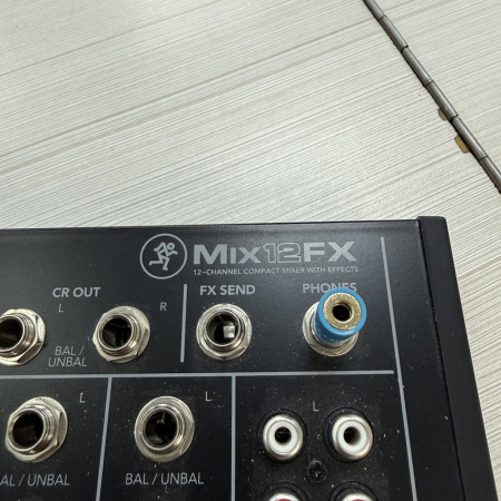 Микшерный пульт Mackie mix 12fx
