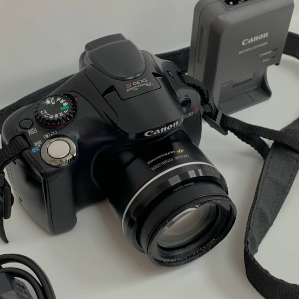 Canon PowerShot SX30 IS Canon PowerShot SX30 IS