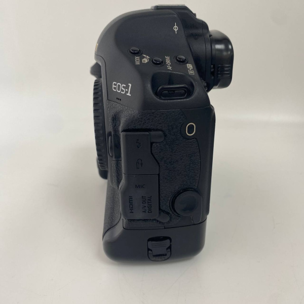 Фотоаппарат CANON EOS-1 MARK IV 