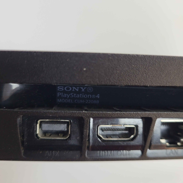 Игровая приставка SONY cuh-2208b playstation 4