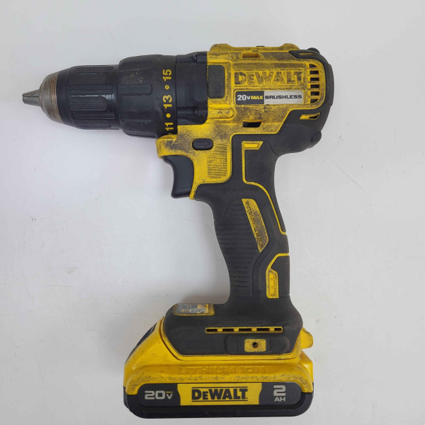Шуруповерт DEWALT DCD7771