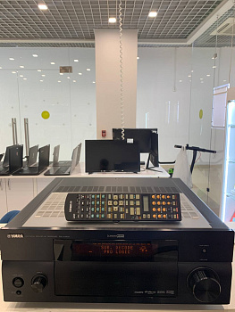 Ресивер YAMAHA RX-V1800 