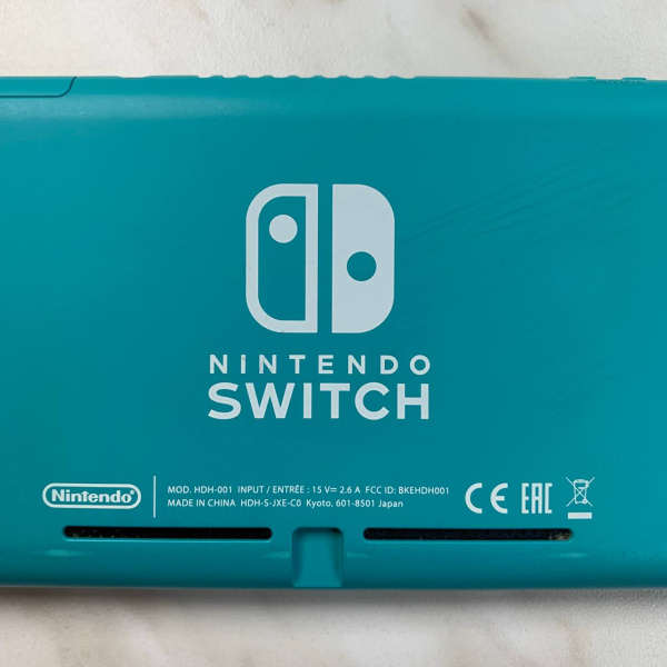 Игровая приставка NINTENDO switch lite  Игровая приставка NINTENDO switch lite