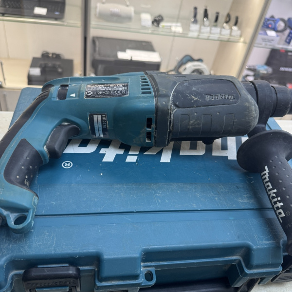Перфоратор MAKITA HR2470