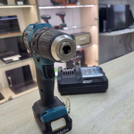 Шуруповерт MAKITA DF333D
