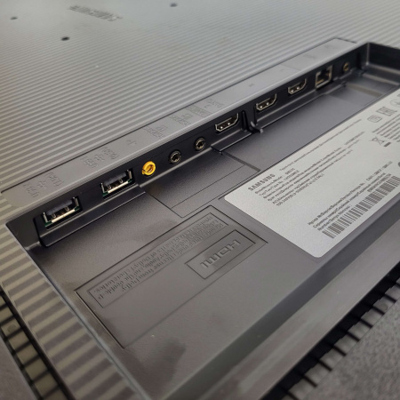 Профессиональный дисплей 32" Samsung QM32C LH32QMCEBGCXCI