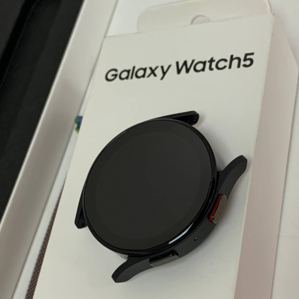 Смарт-часы Samsung Galaxy Watch5 40mm Смарт-часы Samsung Galaxy Watch5 40mm