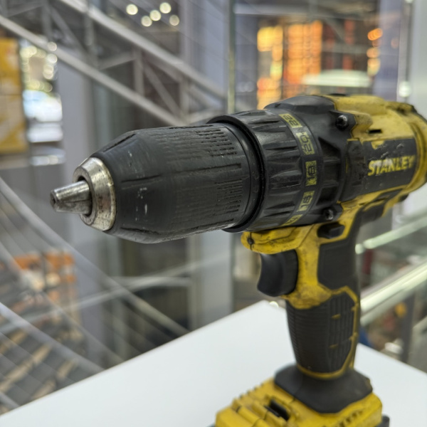 Шуруповерт STANLEY  scd20