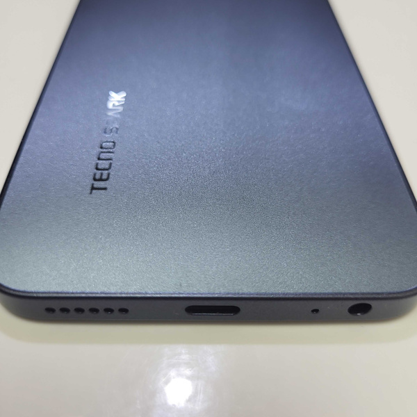 Мобильный телефон TECNO spark go 1 3/128 гб