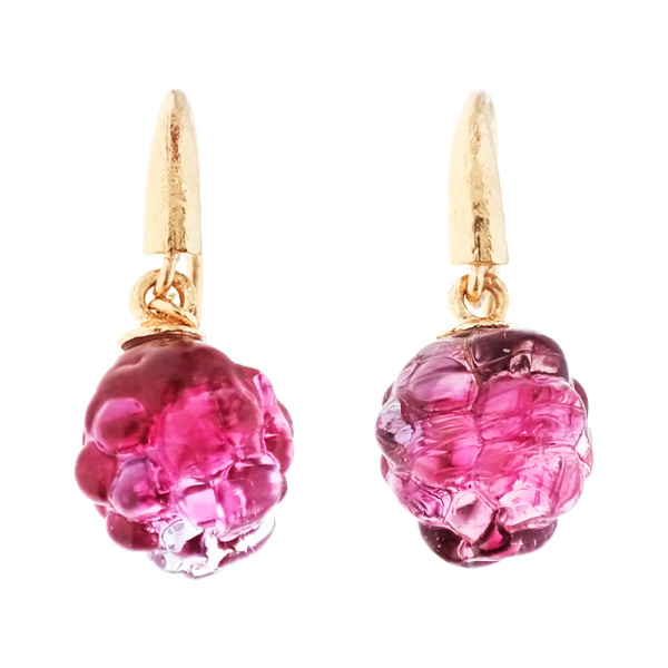 Серьги из золота 750 пробы с корундом с. Серьги из золота 750 пробы с корундом с.