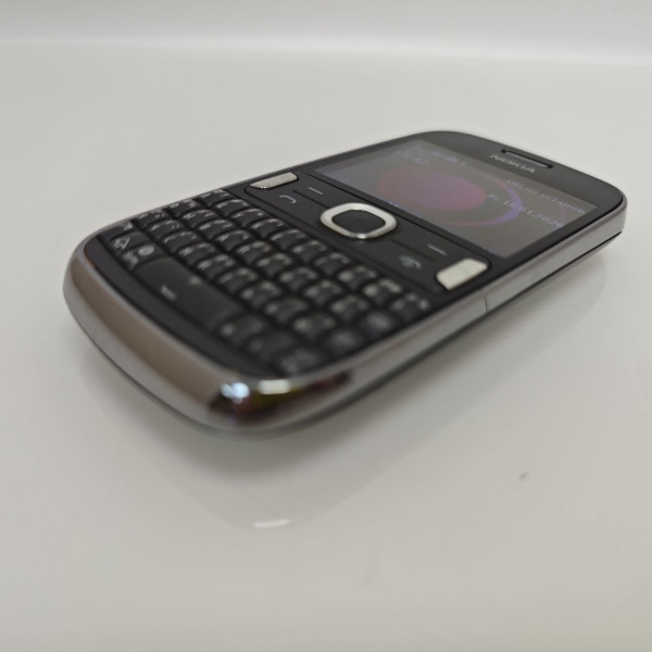 Мобильный телефон Nokia Asha 302 rm-813