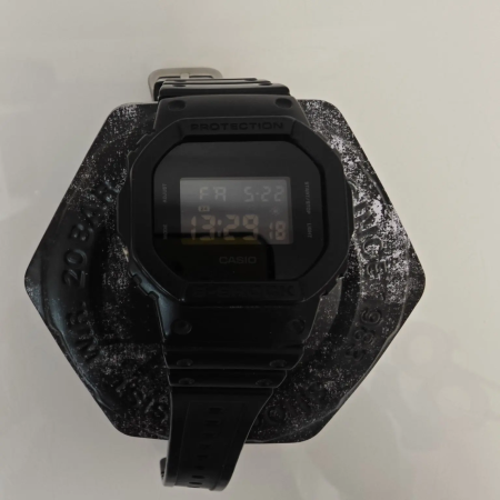 Часы CASIO  g-shock dw-5600bb