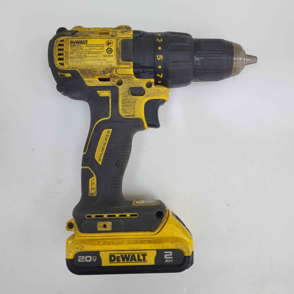 Шуруповерт DEWALT DCD7771