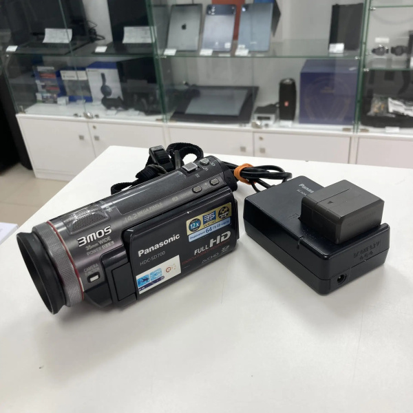 Видеокамера PANASONIC  hdc-sd700