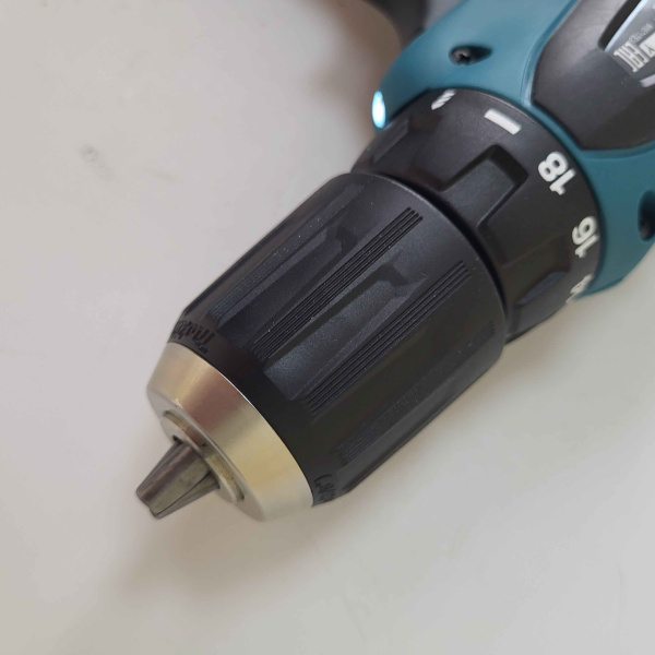 Шуруповерт MAKITA DF330D 