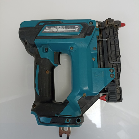Шпилькозабивной пистолет MAKITA DPT353