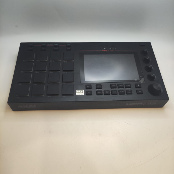Микшерный пульт akai MPC live Микшерный пульт akai MPC live