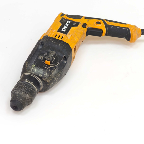 Перфоратор DEKO DKH950W